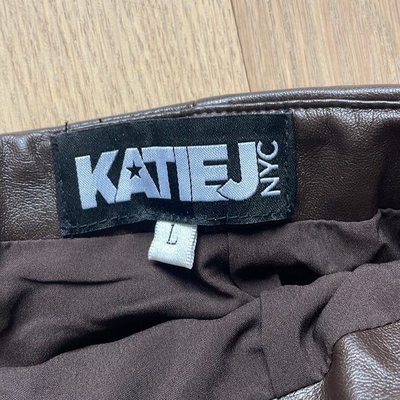Katie J Girls Brown Leather Skirt Size Large - Picture 3 of 3